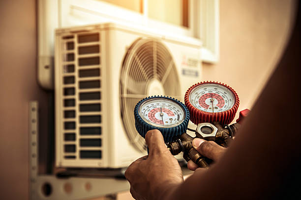 Professional Hvac technician working in Dulles, VA